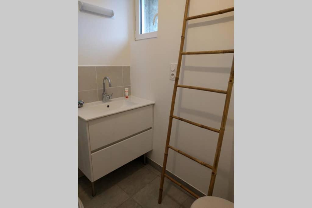 Maison Jean-moulin, Jardin, Spacieuse, 24h Mans, Zoo, Prytanee, 3 Chbres, 6 Pers Holiday home La Fleche